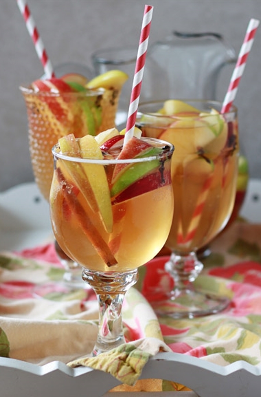 Winter White Sangria Glass