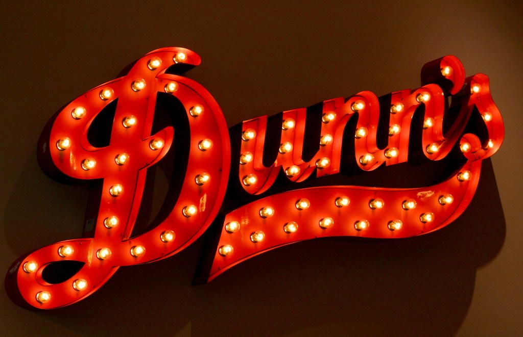 Where’s the beef? It’s at the new Dunn’s Famous in&nbsp;Vancouver