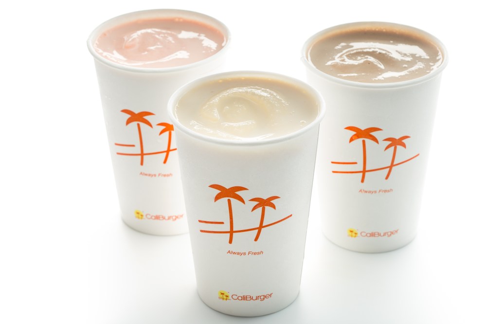 RJ20151029_caliburger-221_shaketrio