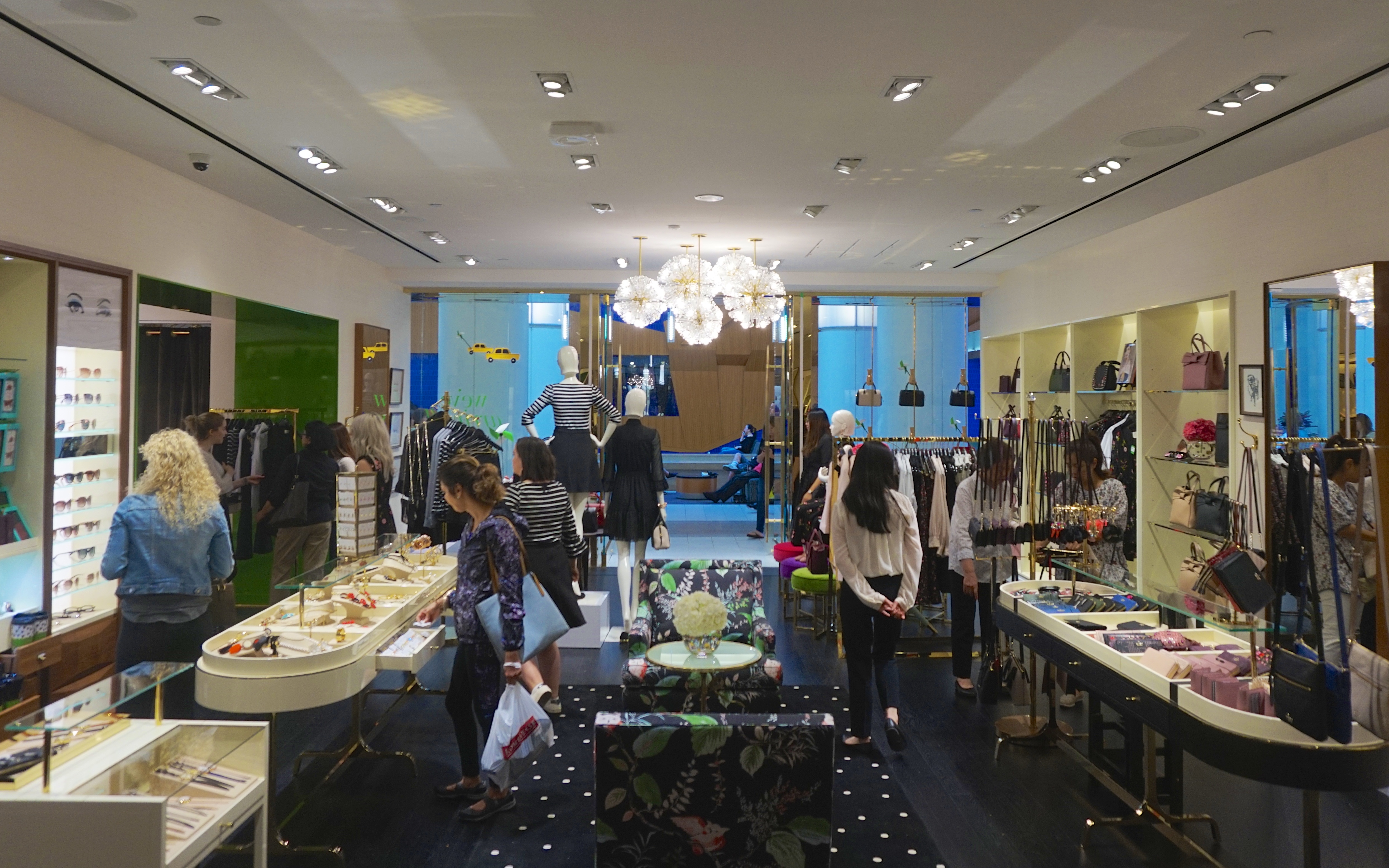 Kate Spade New York opens at Metropolis at Metrotown!
